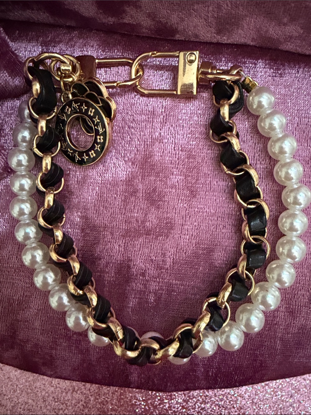 LV Fashion Black & Pearl Bag Charm (bag not inc) - Picture 2 of 3